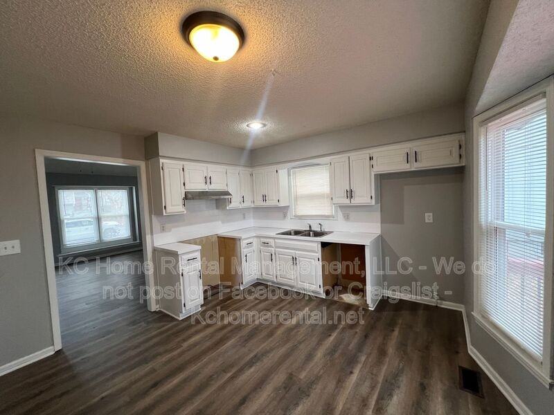 1416 Se 7th Pl - Photo 3 of 34