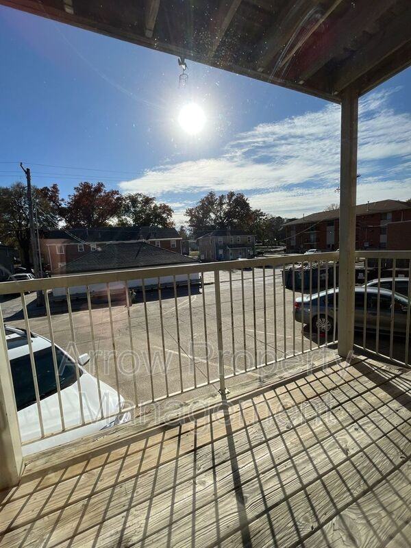 3331 Holdrege St #8 - Photo 7 of 9