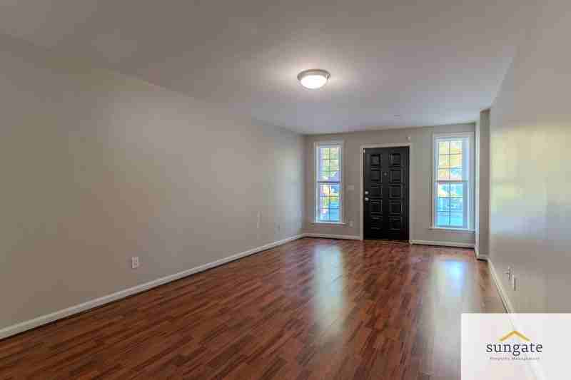 2410 E Fayette St - Photo 3 of 30