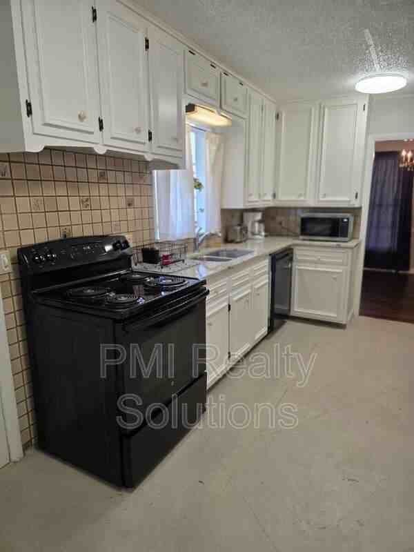 4506 East 38th Place South - Photo 7 of 26