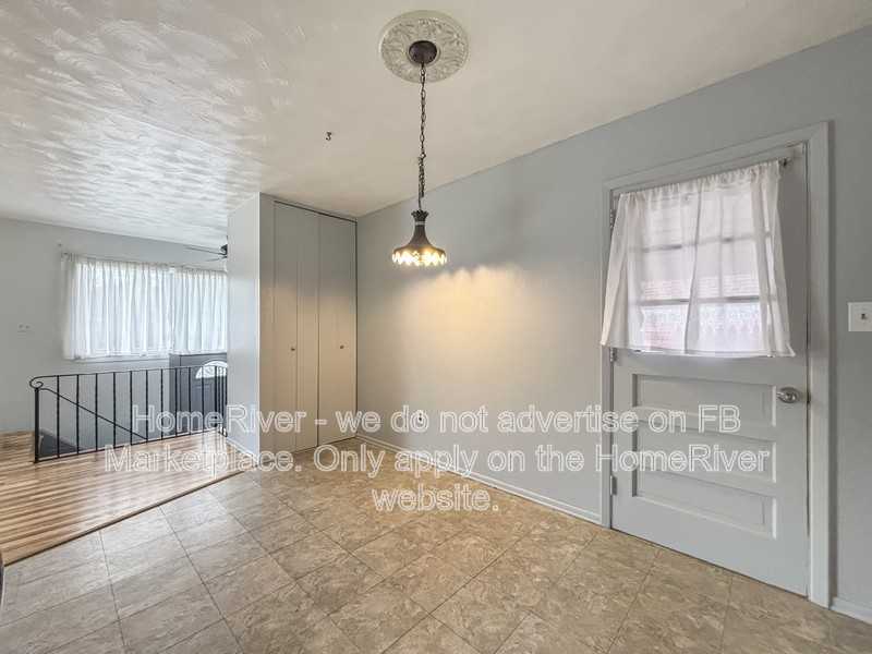 208 Walpole Dr - Photo 6 of 20