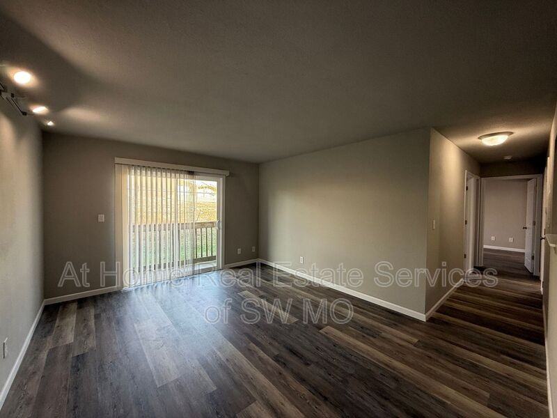 787 E Bain St - Photo 2 of 13