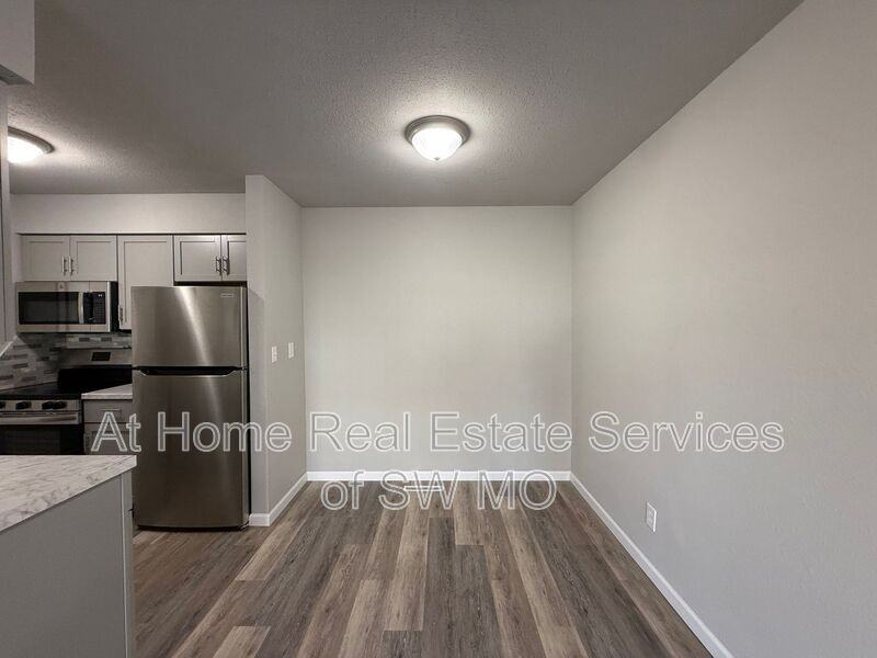 787 E Bain St - Photo 3 of 13