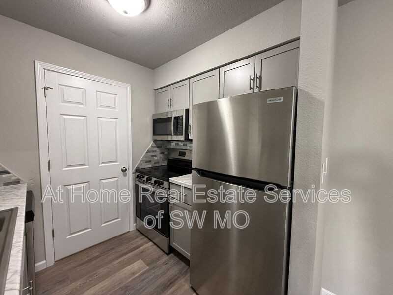 787 E Bain St - Photo 5 of 13