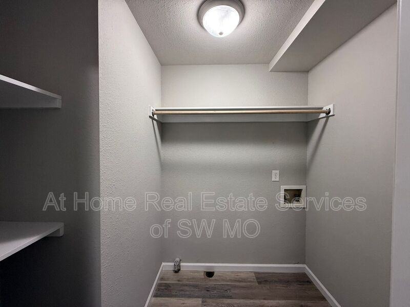 787 E Bain St - Photo 6 of 13