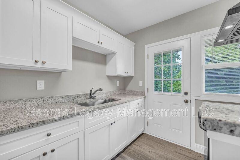 21 Andrews Ct #103 - Photo 3 of 26