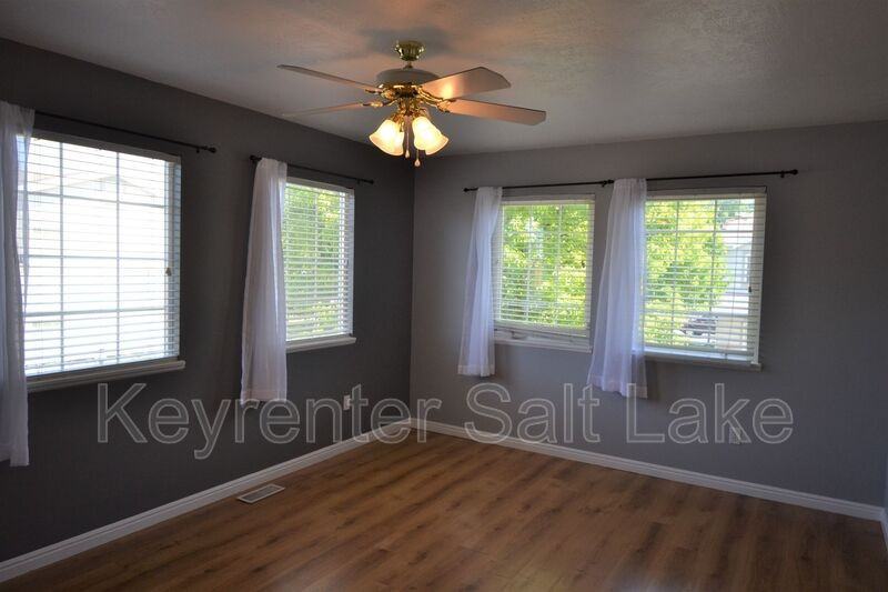 3712 S Raphael Ct #D - Photo 6 of 10