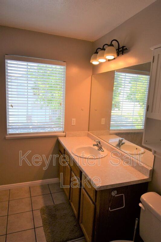 3712 S Raphael Ct #D - Photo 7 of 10