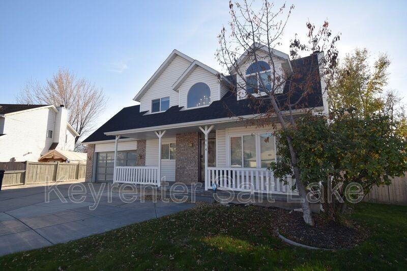 1814 E Whisperwood Cir - Photo 3 of 48