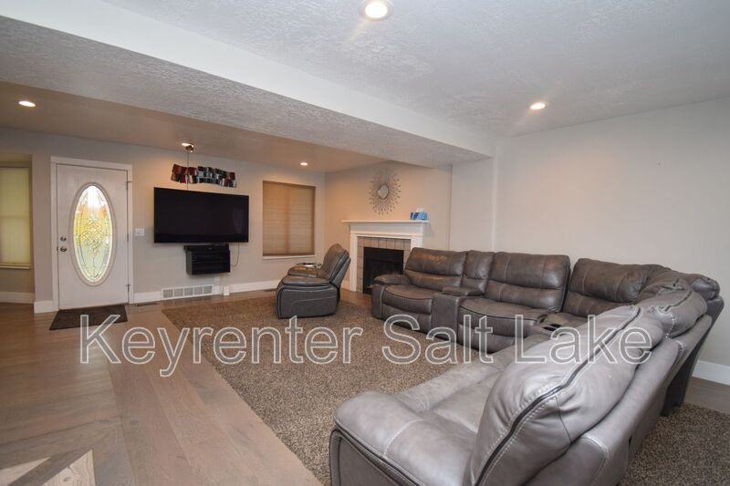 1814 E Whisperwood Cir - Photo 6 of 48