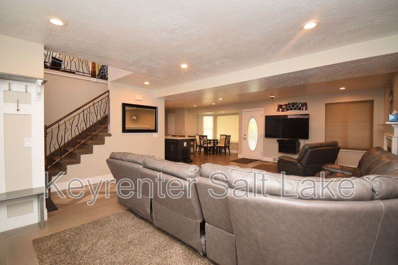 1814 E Whisperwood Cir - Photo 7 of 48