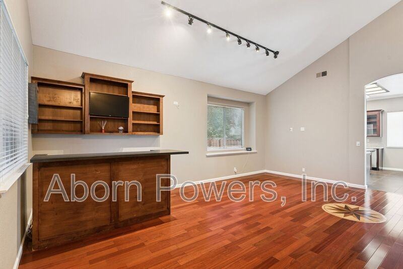 1126 Halidon Way - Photo 3 of 22