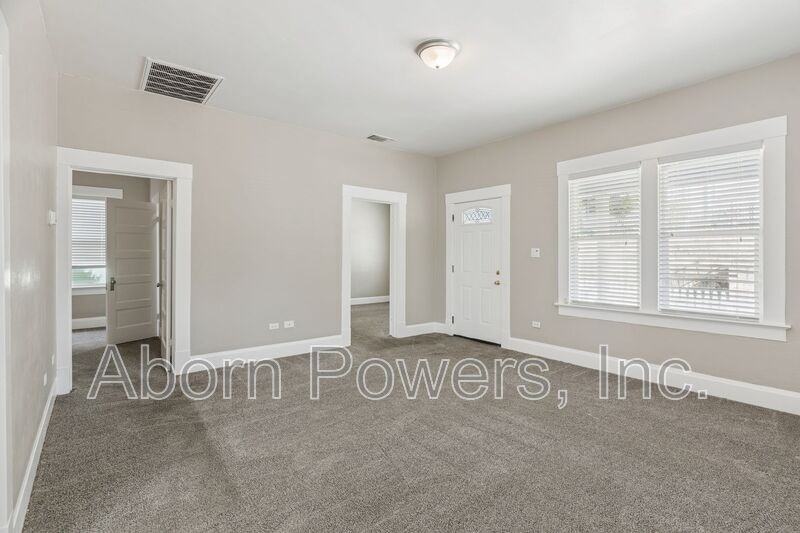 2984 Bedford Ave - Photo 4 of 18