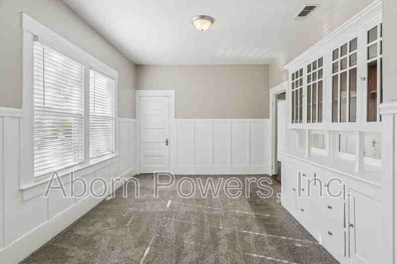 2984 Bedford Ave - Photo 6 of 18