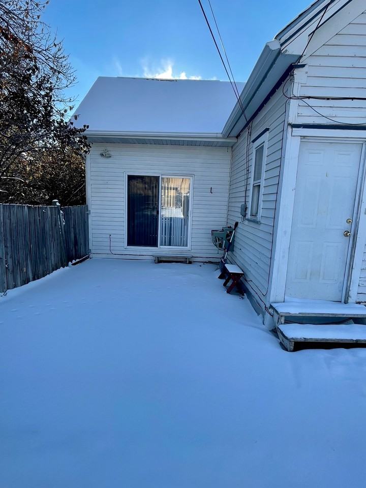 1217 1st Ave S - Photo 2 of 17