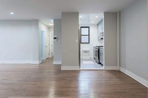 featured image of 515 E 7th St