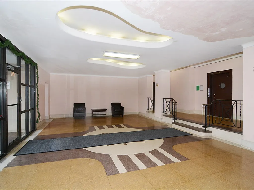 2860 Bailey Ave - Photo 3 of 3