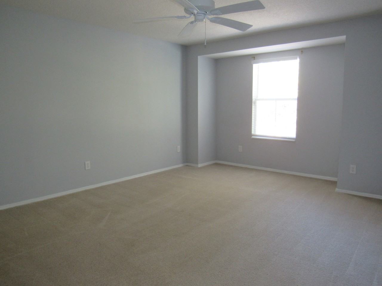 597 Mount Olympus Blvd - Photo 7 of 18