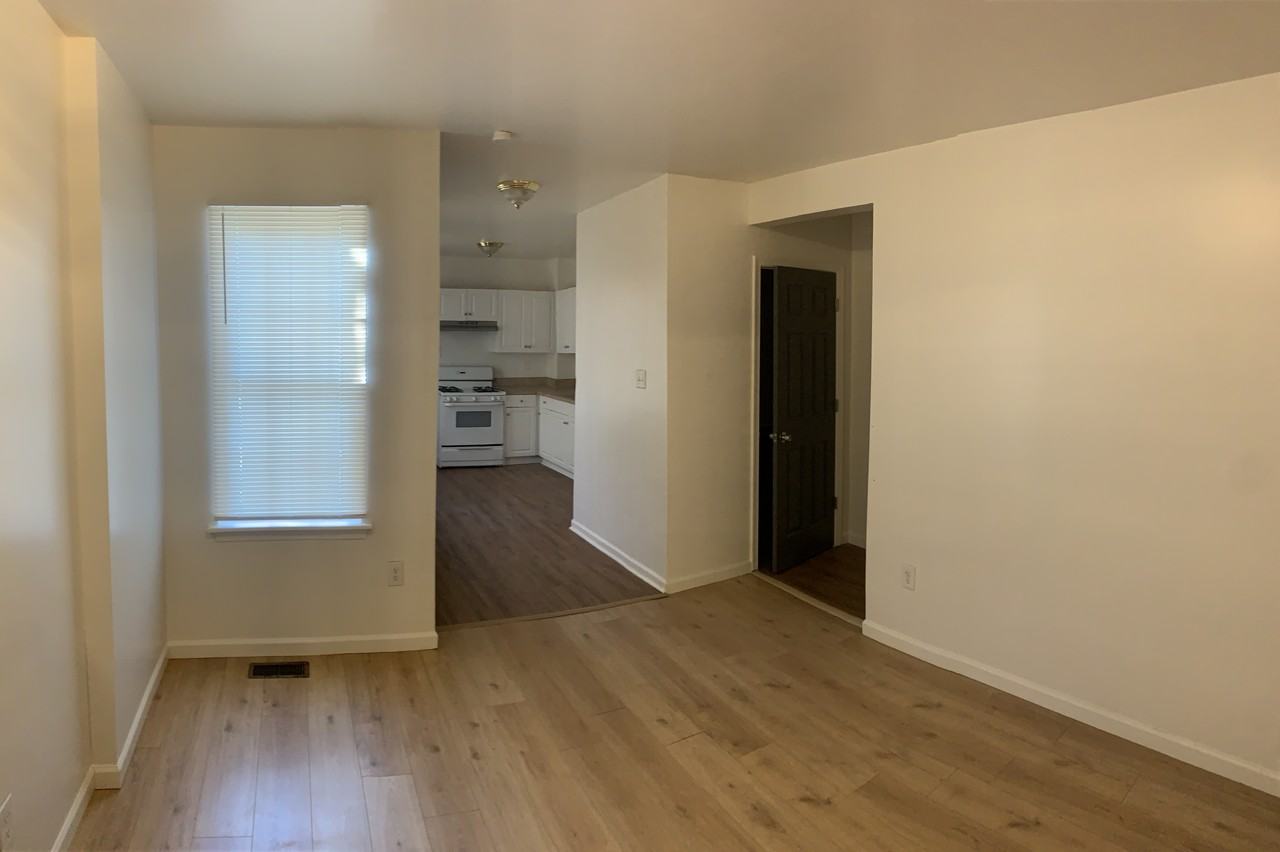 208 Fleetwood Street - Photo 7 of 34