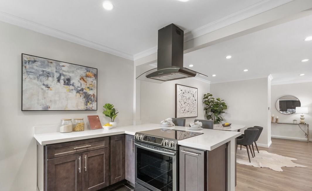 5411 Tyrone Ave - Photo 3 of 6