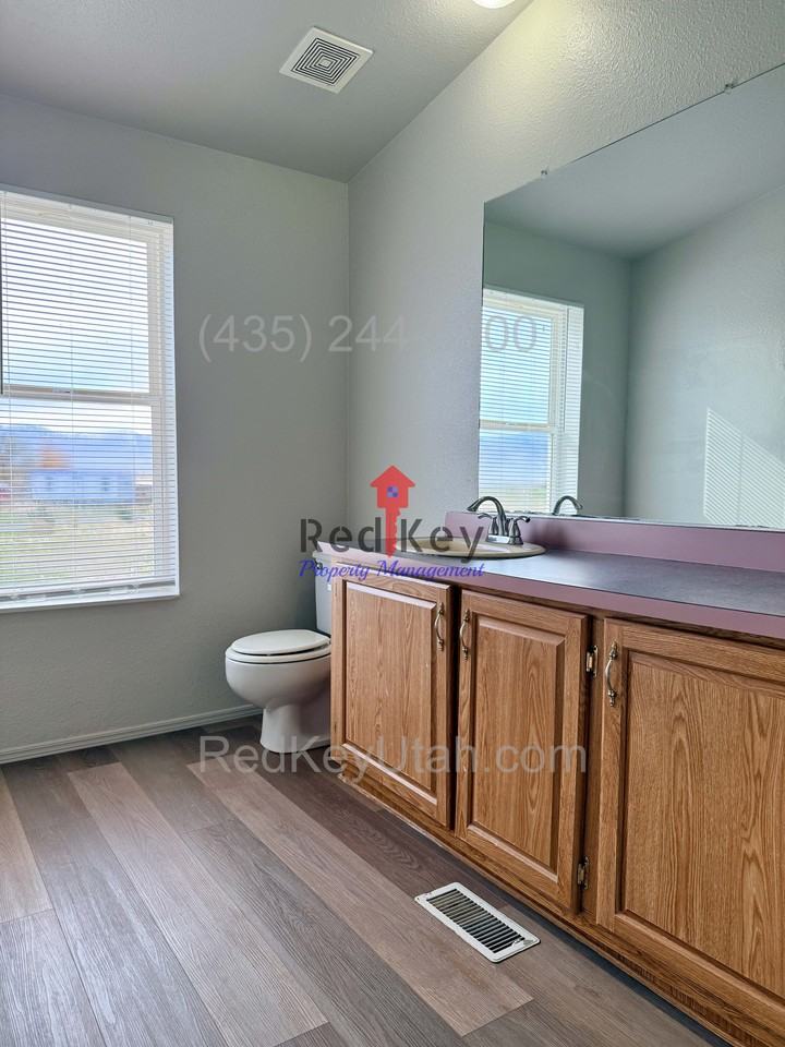 877 E Main St - Photo 3 of 21