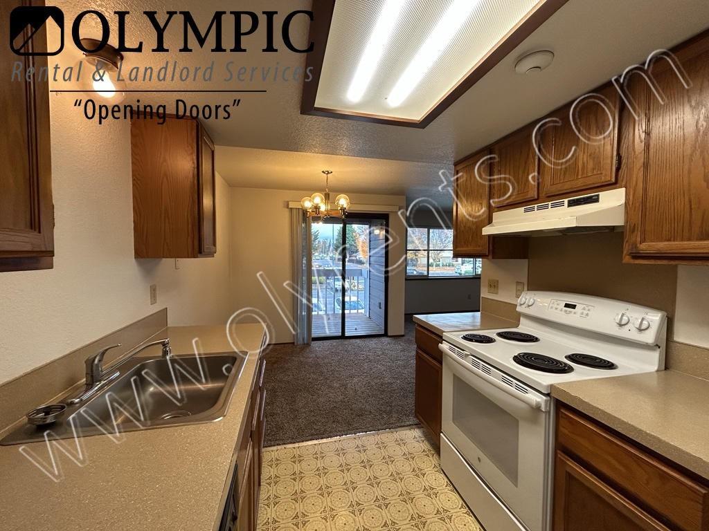 829 Israel Rd Sw - Photo 7 of 17