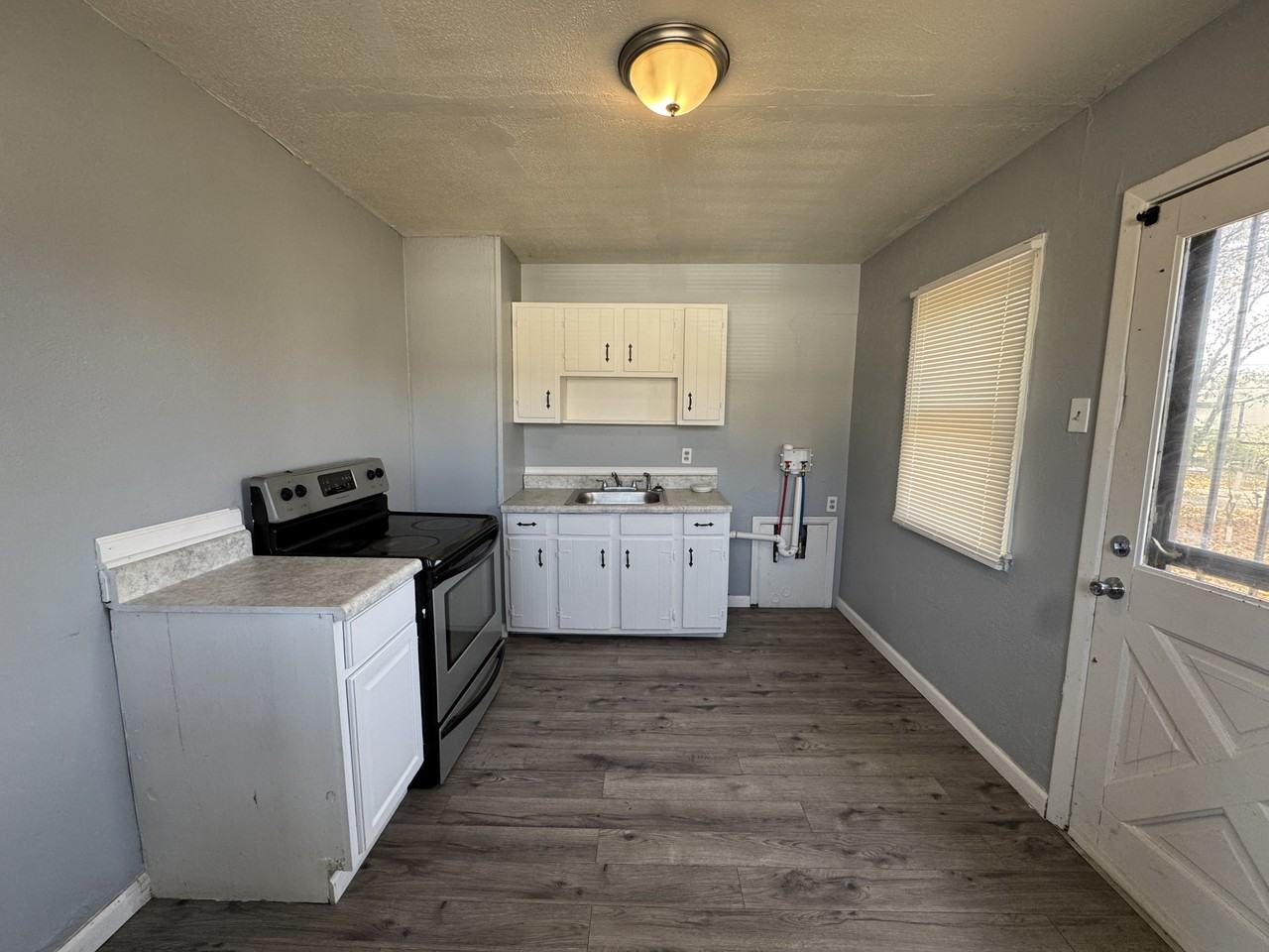 1802 Dawson St - Photo 7 of 18