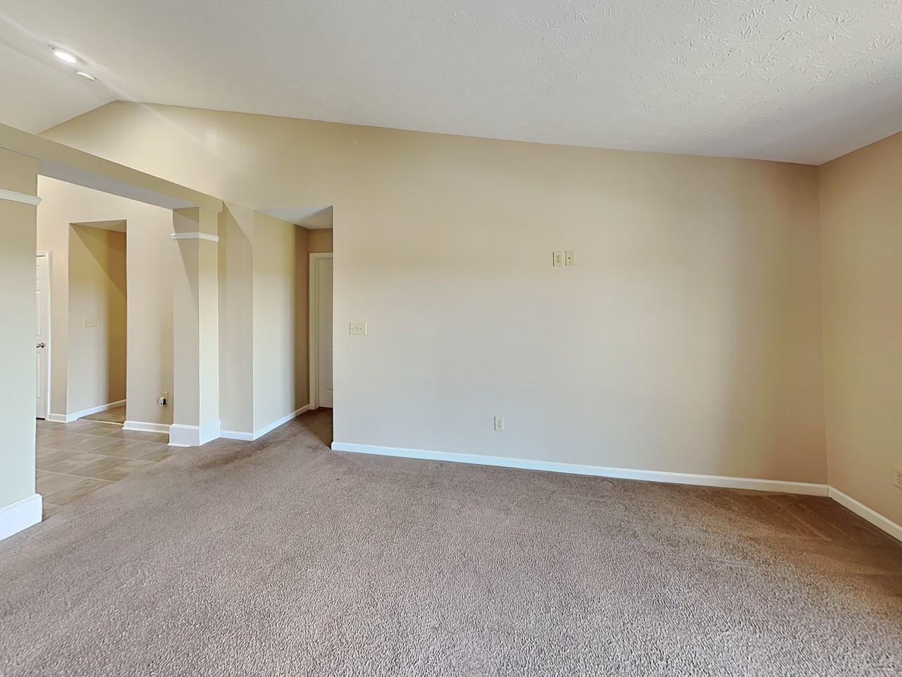 1559 Whisler Dr - Photo 4 of 22