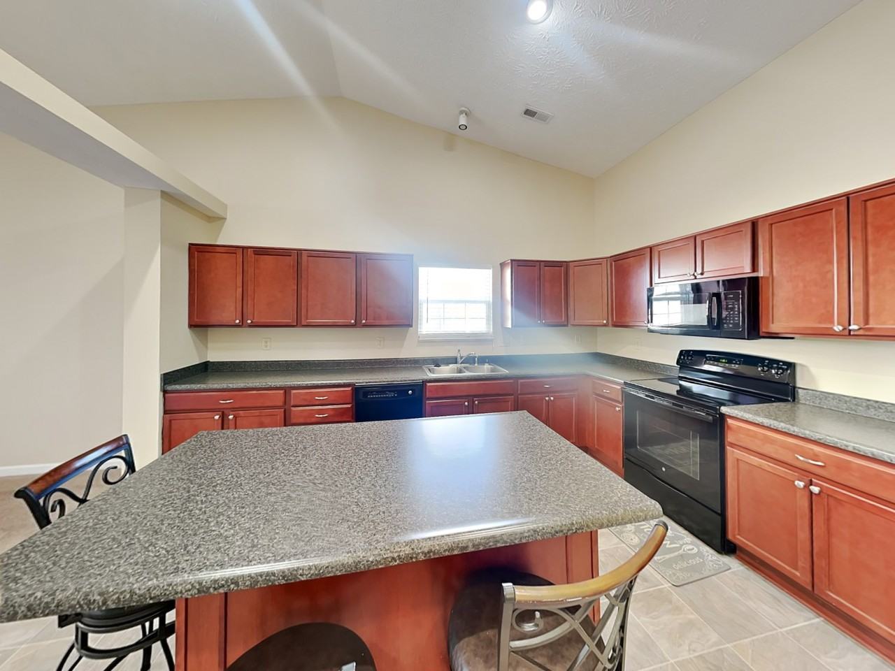 1559 Whisler Dr - Photo 6 of 22