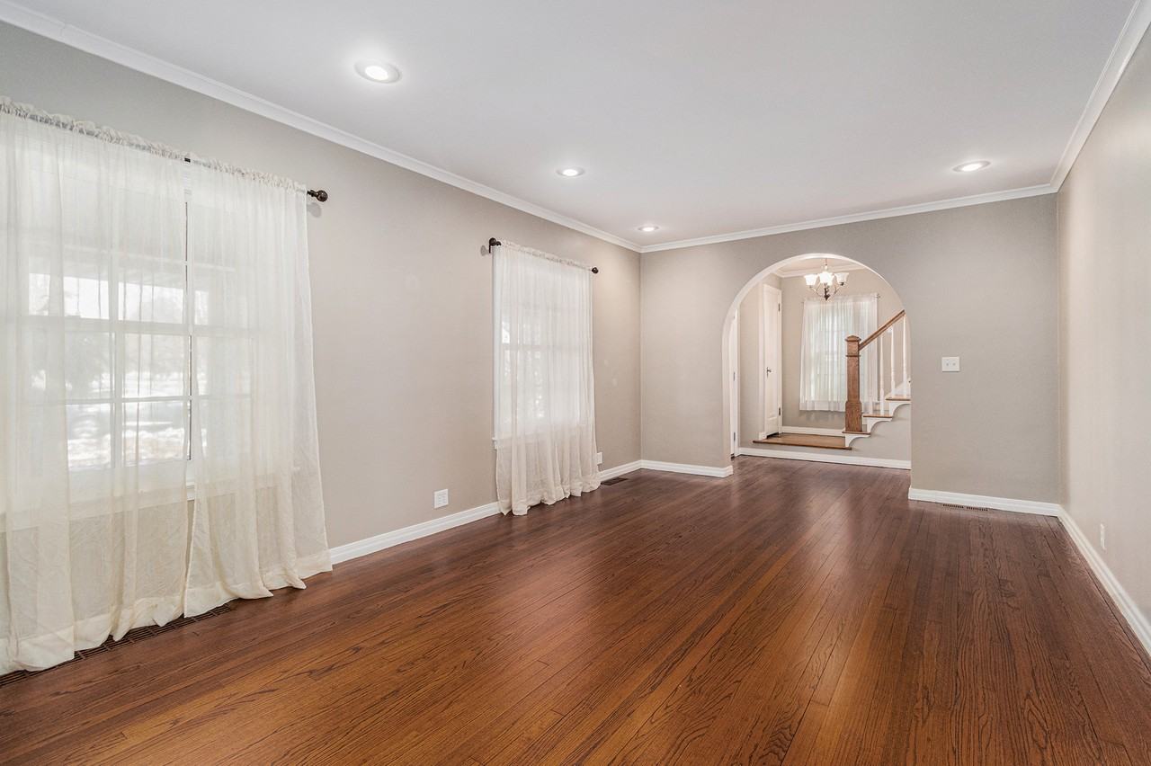 306 E Angela Blvd - Photo 2 of 18