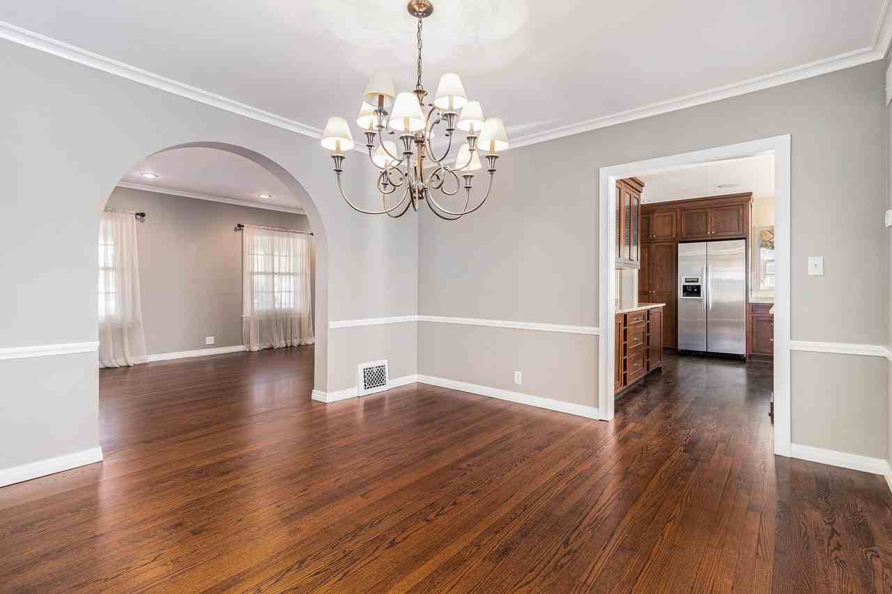 306 E Angela Blvd - Photo 3 of 18