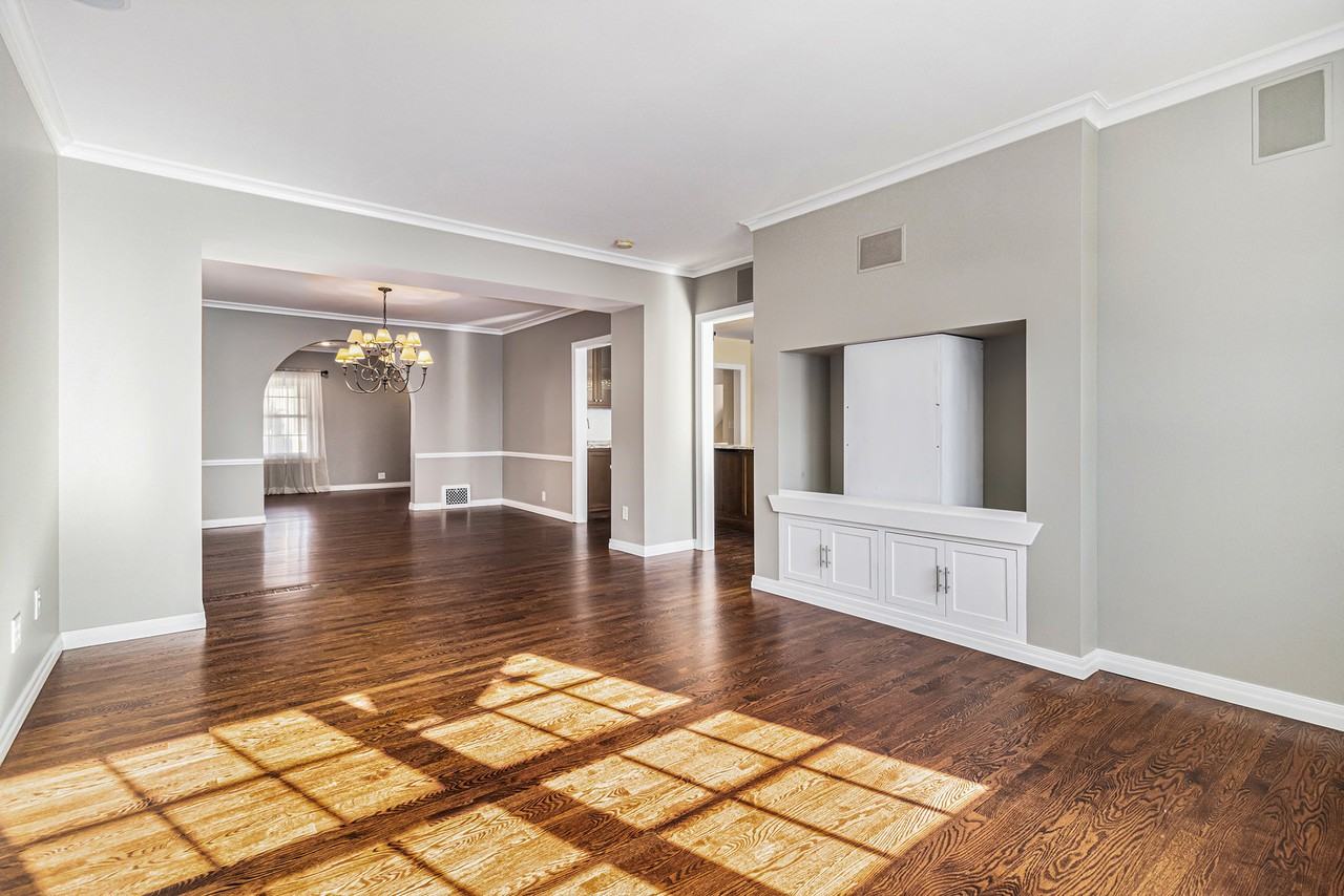 306 E Angela Blvd - Photo 4 of 18