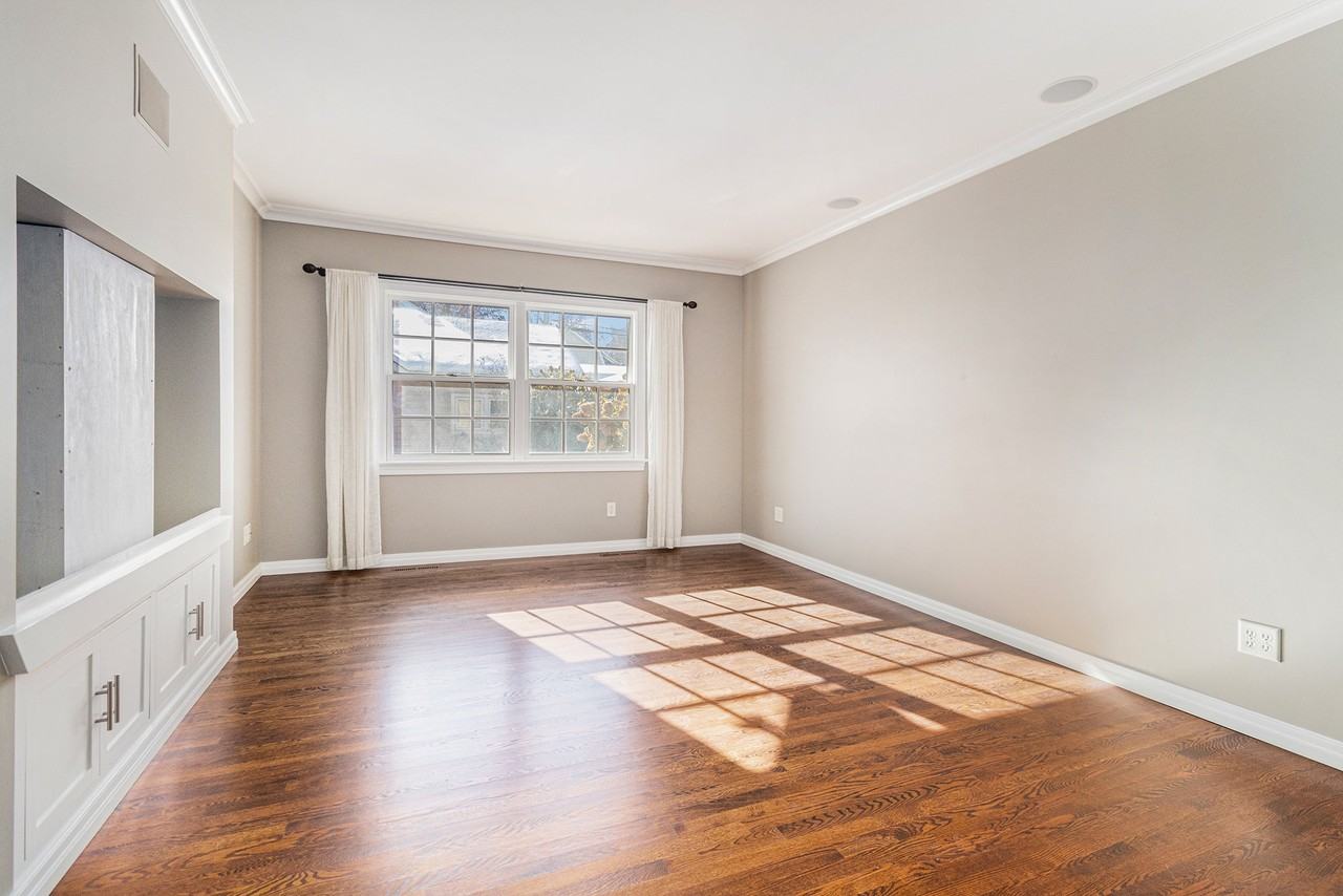 306 E Angela Blvd - Photo 5 of 18