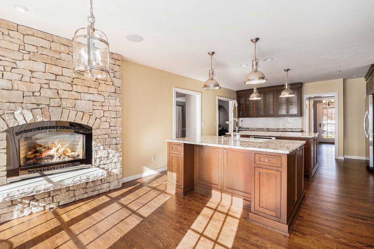 306 E Angela Blvd - Photo 6 of 18