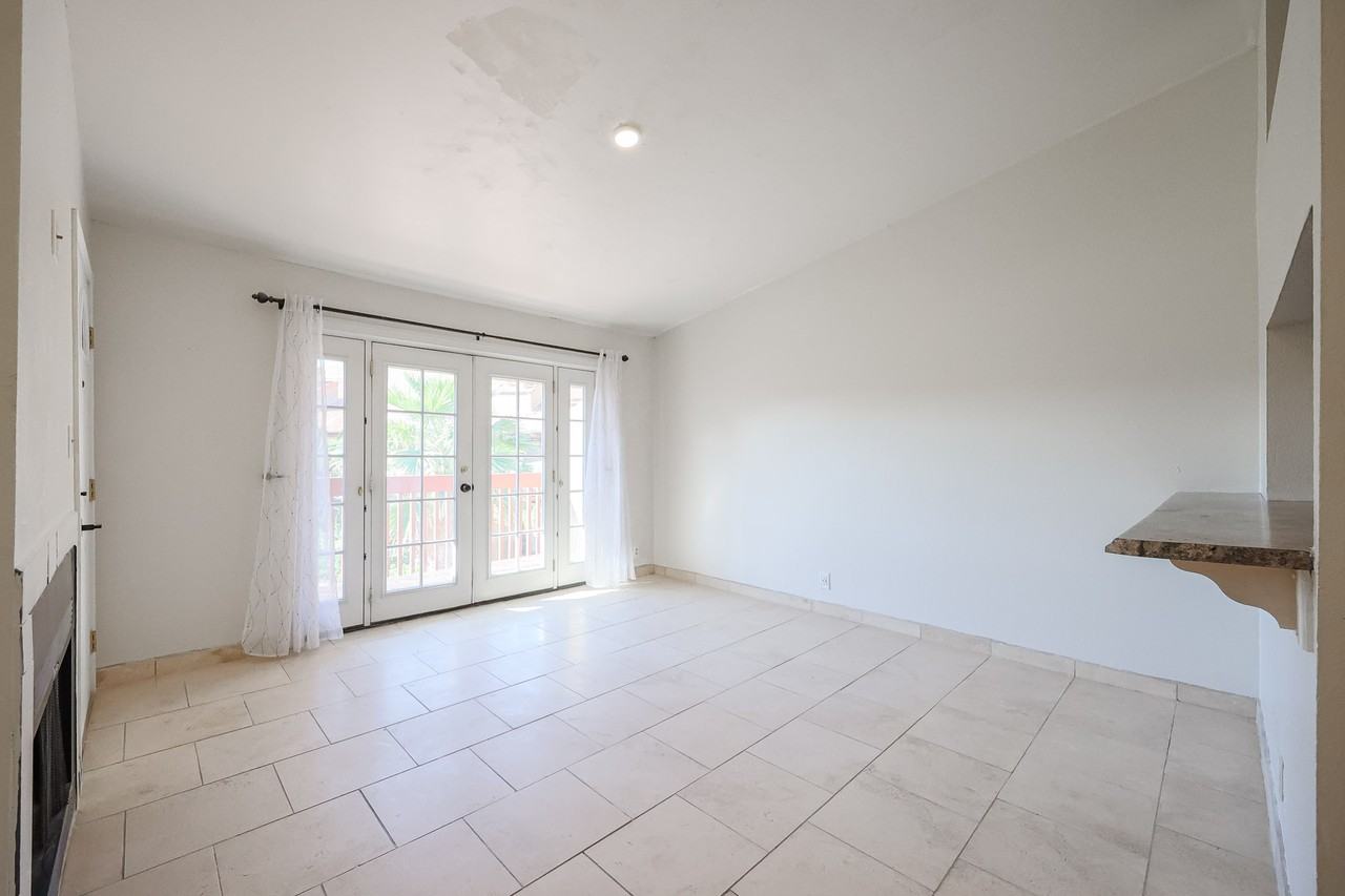 14203 N 19th Ave #2007 - Photo 4 of 18