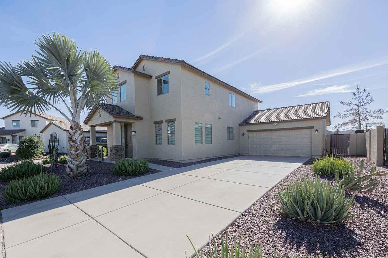 18096 N Arbor Dr - Photo 3 of 31