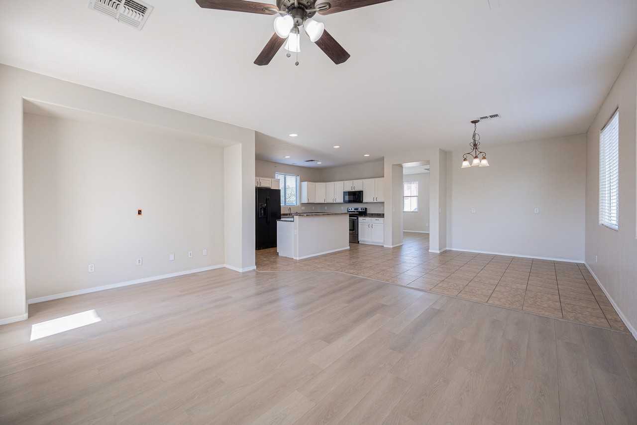 18096 N Arbor Dr - Photo 6 of 31