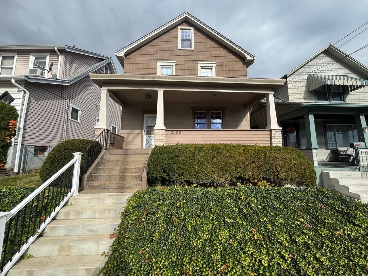 2809 Riverview Avenue - Photo 2 of 30