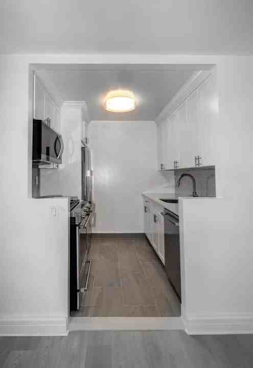 1359 Avenue Of The Americas #PHF - Photo 2 of 11