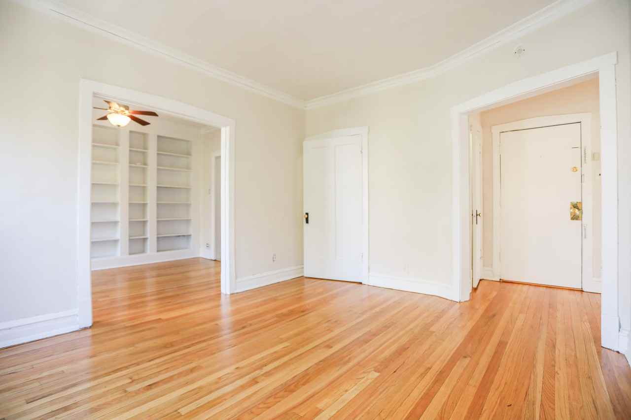 5417 South Harper Avenue #3A - Photo 2 of 16