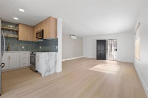 featured image of 3983 Iowa St