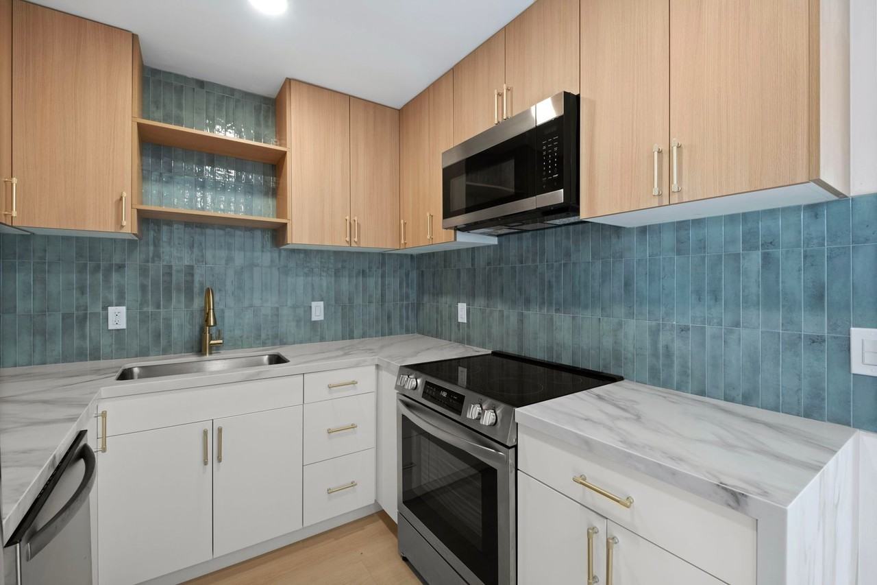 Iowa Apartments - Photo 2 of 15