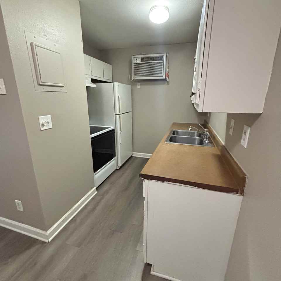 5712 Edson - Photo 2 of 11