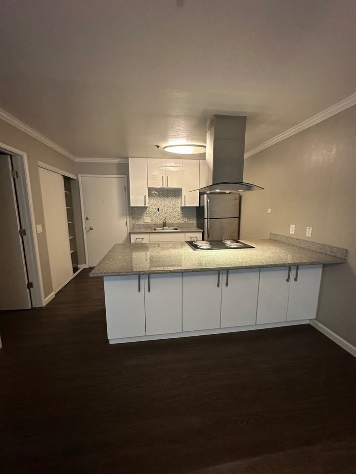 1529 Alice St #306 - Photo 3 of 8