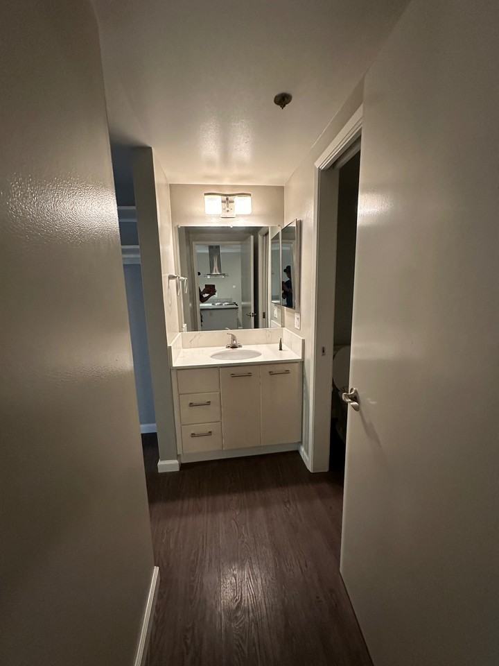 1529 Alice St #306 - Photo 6 of 8