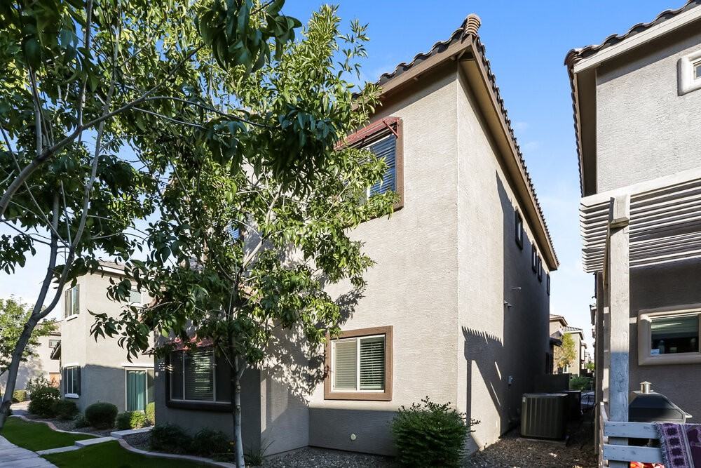 1829 W Minton St - Photo 4 of 17