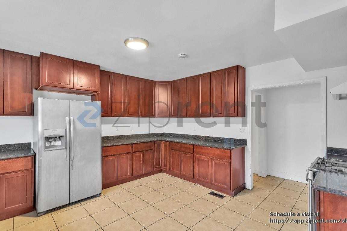 1008 92nd Avenue - Photo 7 of 29