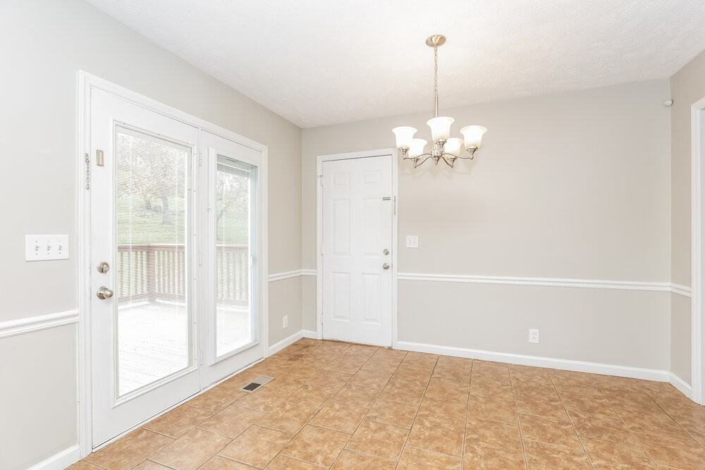 411 Saint Francis Ave - Photo 7 of 17