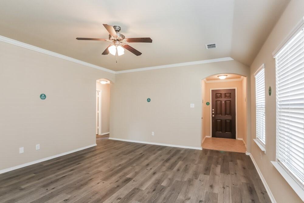 517 Pawnee St - Photo 6 of 16