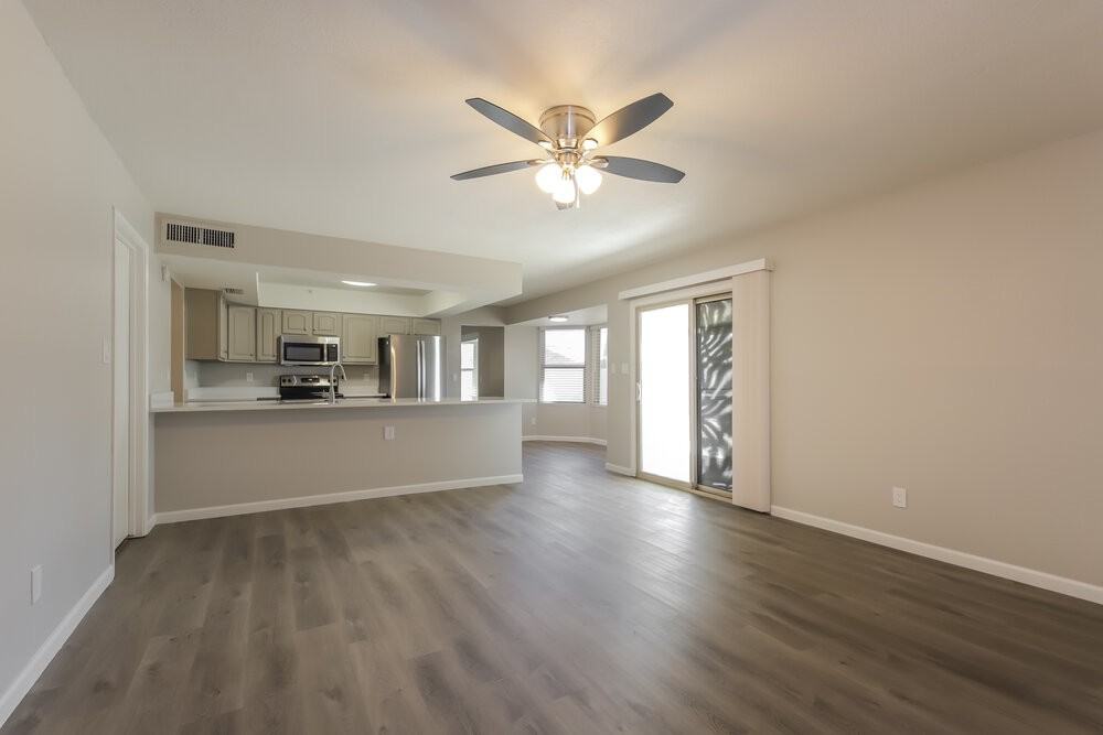 3945 W Meadow Dr - Photo 3 of 16